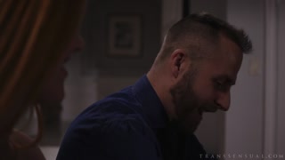 Mira Kissing Leads to Ass Fingering - el mejor porno en YOUPORN.ZONE