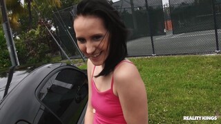Shaved and Ready Niki - video sesso gratis YOUPORN.ZONE