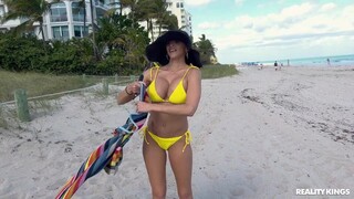 Bekijk Anal Play with Glasses MILF - de beste porno op YOUPORN.ZONE