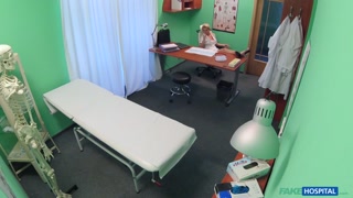 Urmăriți Stud gives nurse a blowjob - cel mai bun porn pe YOUPORN.ZONE