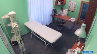 Urmăriți Russian Amateur Fucks Doctor in Missionary - cel mai bun porn pe YOUPORN.ZONE