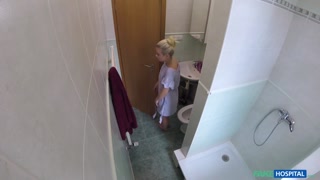 Schau Wet Pussy Fucking in Medical Office with Doctor - die beste Porno auf YOUPORN.ZONE