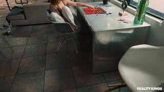 Facial Cumshot Fun with Jimmy and Kira - videoclip sexual gratuit YOUPORN.ZONE