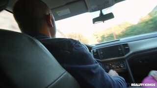 Amateur Fucking in the Car - free sex video YOUPORN.ZONE