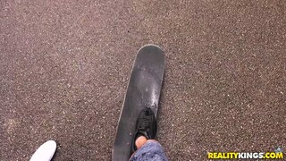 POV Fucking with a Skater Chick - video sesso gratis YOUPORN.ZONE