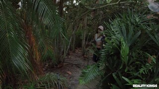 Guarda Wet and Wild Threesome with Big Natural Tits - il miglior porno su YOUPORN.ZONE