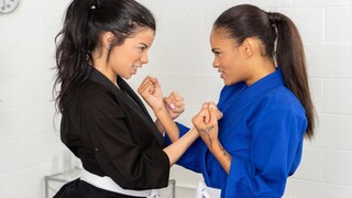 Oglądaj Trimmed Pussy Licking in Self Defense - najlepsze porno na YOUPORN.ZONE