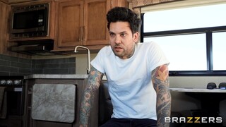 Schau Small Hands Fucks Alexis Fawx In The Outdoors - die beste Porno auf YOUPORN.ZONE