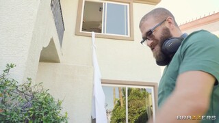 Xander Corvus Fucks Mena Carlisle’s Wet Pussy in Missionary - 무료 섹스 비디오 YOUPORN.ZONE