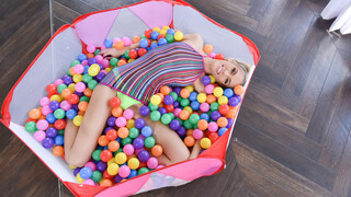 Watch Bubble Pit Pleasure with Petite Sky Pierce - the best porn on YOUPORN.ZONE