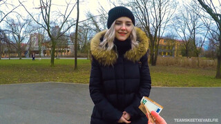 Fan Blowjob in Public – Eva Elfie & Adam Ocelot Sex - free sex video YOUPORN.ZONE