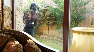 Schau Naughty Petite Burglar Fucked Hard - die beste Porno auf YOUPORN.ZONE