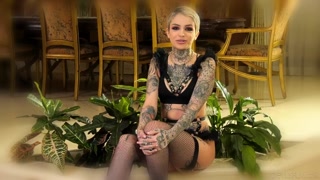 Mira Blonde with Tattoos Leigh Raven Gets Blacked Out - BTS Action - el mejor porno en YOUPORN.ZONE