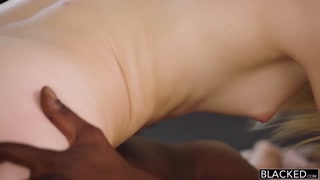 Guarda Lily Rader Spit Roasted and Spanked in Hardcore Group Sex - il miglior porno su YOUPORN.ZONE