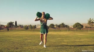 Oglądaj Hot Cheerleader Nicole Clitman Fucked Doggy Style - najlepsze porno na YOUPORN.ZONE