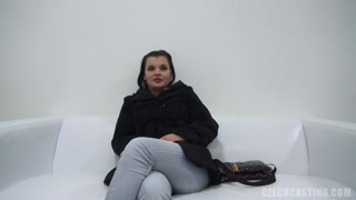 Oglądaj Teasing Nikola: European Brunette with Big Tits - najlepsze porno na YOUPORN.ZONE