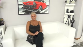 Guarda Busty Blonde Chloe Lamour Gives a Steamy BJ - il miglior porno su YOUPORN.ZONE