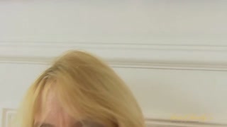 Lucinda Spreads Her Pussy and Talks Dirty - videoclip sexual gratuit YOUPORN.ZONE