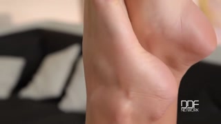 Urmăriți Patty Michova - Solo Big Tits and Foot Fetish on Couch - cel mai bun porn pe YOUPORN.ZONE