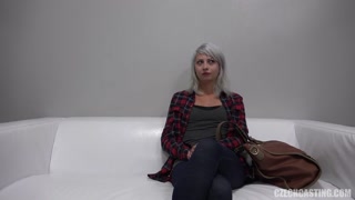 Tonton Julie - Small Tits Czech Babe in Casting - porno terbaik di YOUPORN.ZONE