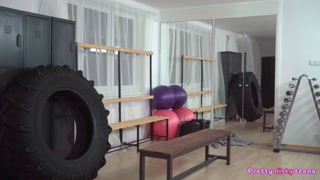 Stocking-clad teen Alyssa Bounty fucked hard in gym を見る - YOUPORN.ZONE で最高のポルノ