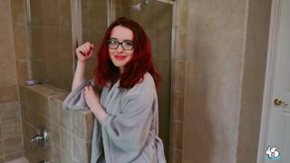 Glasses-Wearing Redhead Deepthroats and Gets Facial 보기 - YOUPORN.ZONE에서 최고의 포르노