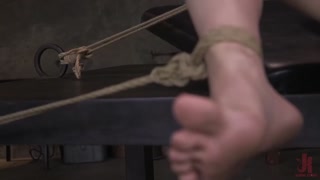 Bekijk Brutal Sex: Eddie Jaye Pummels Penelope Reed with His Cock - de beste porno op YOUPORN.ZONE