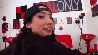 Schau Chloe Amour’s Big Ass Gets a Rough Handjob - die beste Porno auf YOUPORN.ZONE