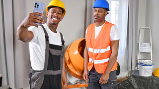 Tonton Petite Haley Spades in Standing DP with 2 Black Construction Workers - porno terbaik di YOUPORN.ZONE
