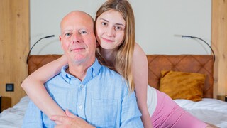 Guarda Grandpa Richard Rogers Meets Teen Funky Town - il miglior porno su YOUPORN.ZONE