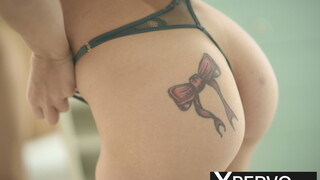 Schau XPERVO FULFILLS ANGIE LYNX DESIRES - die beste Porno auf YOUPORN.ZONE