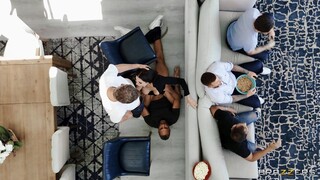 Shay Sights Gets a Big Gangbang - วีดีโอเซ็กส์ฟรี YOUPORN.ZONE