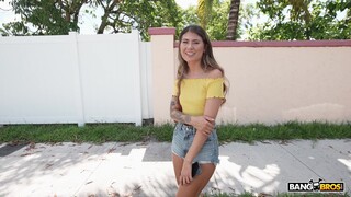 Charlotte's Blowjob on the Bus Stop - Sex Video kostenlos YOUPORN.ZONE