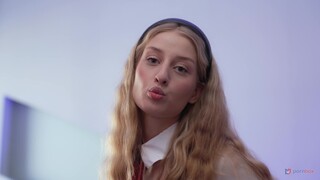 Schau Young & Skinny Girls Get Fucked - die beste Porno auf YOUPORN.ZONE