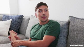 Face Sitting & Titty Fuck - Max Fills Gets the Ultimate Treat - video seks percuma YOUPORN.ZONE