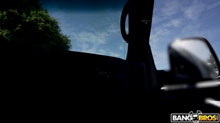 Schau Filthy Rich Fucks Petite Alexis James in Car & Bus Scenes - die beste Porno auf YOUPORN.ZONE
