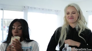 Tonton Three's Company: Elsa Jean, Ana Foxxx, Anne Amari - pornografi terbaik di YOUPORN.ZONE
