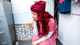Titta på The Redhead Shoplifter's Reverse Cowgirl - den bästa porren på YOUPORN.ZONE
