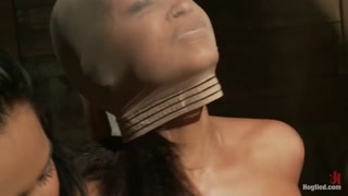 Titta på Skin Diamond & Isis Love in Extreme Rubber Band Bondage - den bästa porren på YOUPORN.ZONE