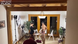Regardez Leah Rodriguez and Russel West: A Latina Sex Fest - le meilleur porno sur YOUPORN.ZONE
