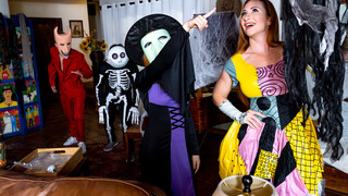 Schau The Halloween Blowjob Bash - die beste Porno auf YOUPORN.ZONE