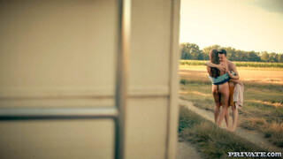 Sledujte Nikky Nuttz Fills Kinuski’s Tight Pussy in Nature - nejlepší porno na YOUPORN.ZONE