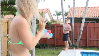 Assista Medium Titted Addison Lee's Outdoor Fun - o melhor pornô no YOUPORN.ZONE